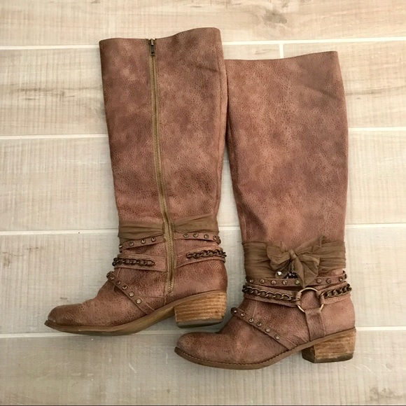 Detailed Riding Boots - Picture 4 of 5